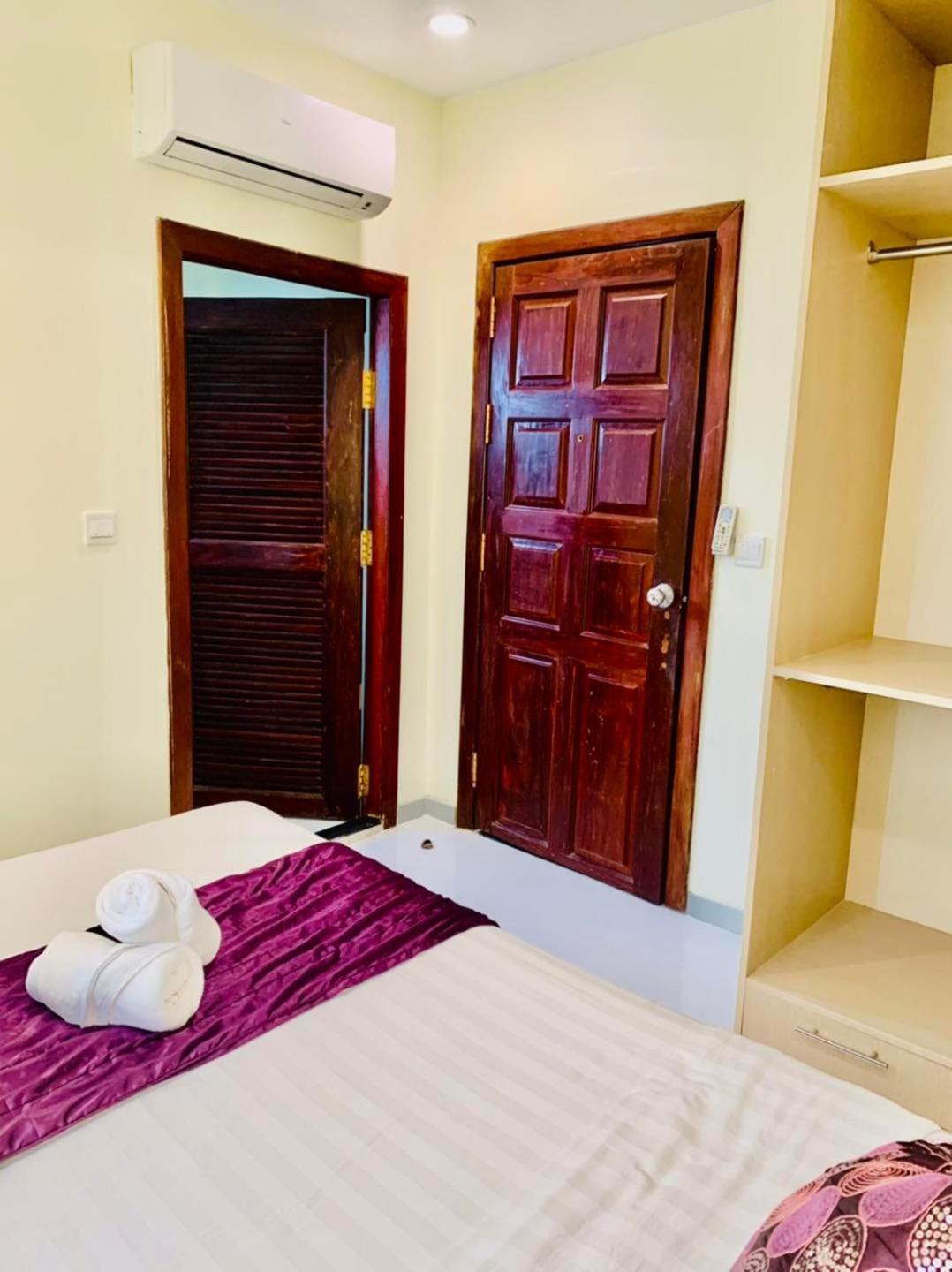 White Residence Hotel & Apartment Phnom Penh Exterior foto