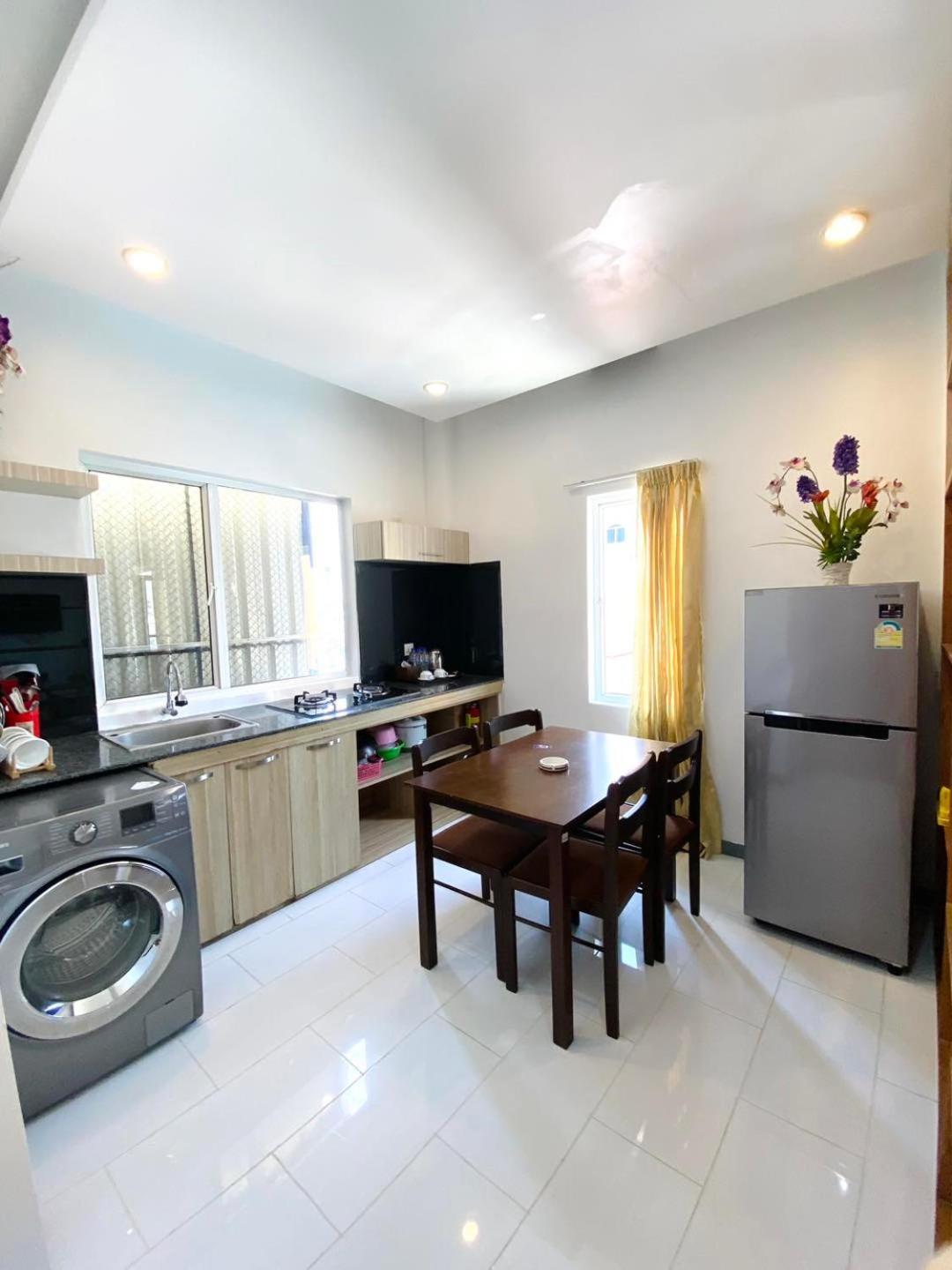 White Residence Hotel & Apartment Phnom Penh Exterior foto